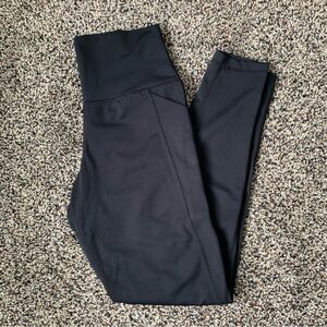Women’s Black Leggings with side pockets size small